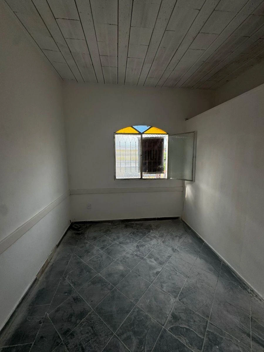 Studio without parking with 1 bedroom and 1 bathroom
