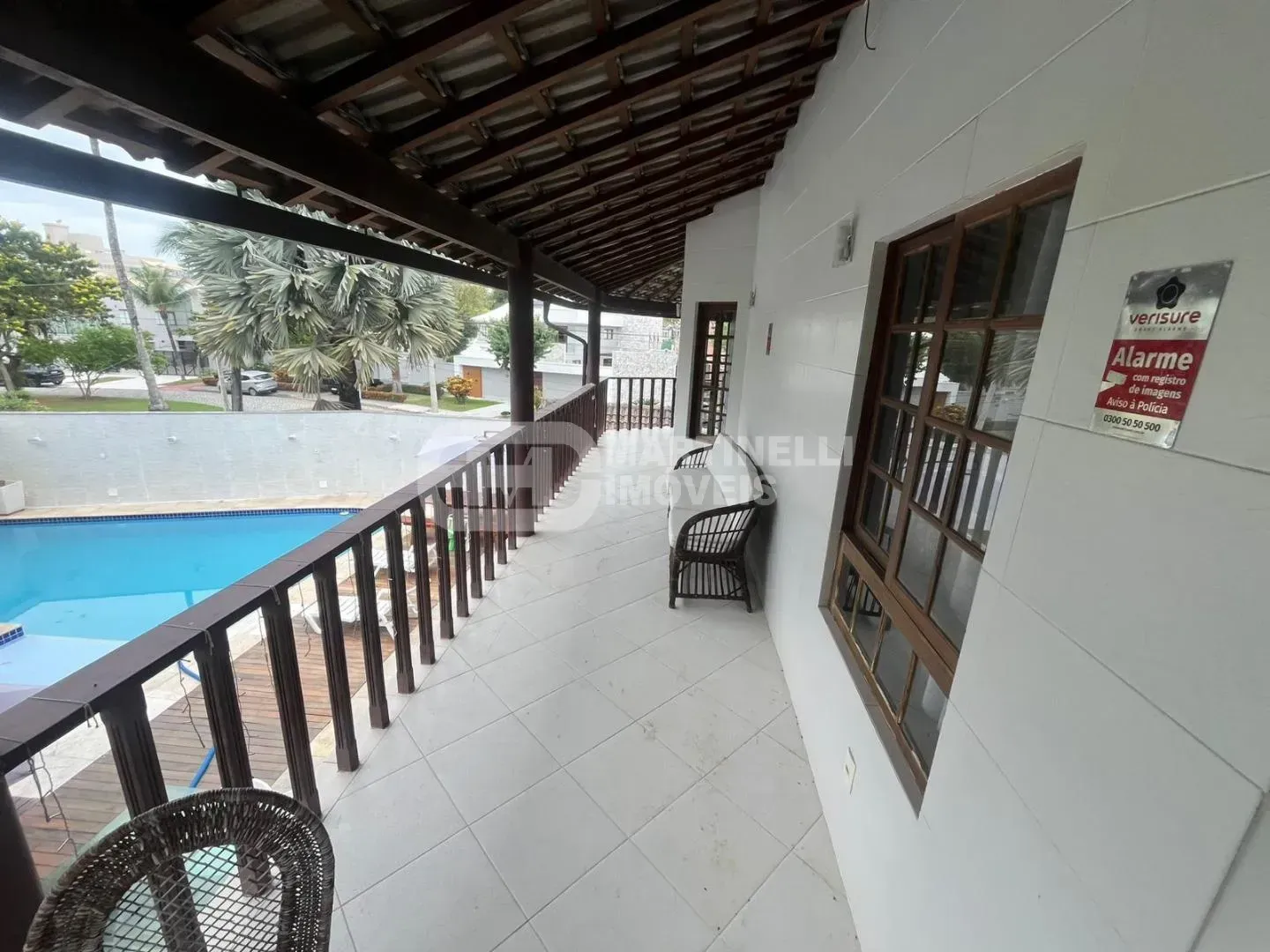 House with 5 bedrooms, all suites, plus shared pool — photo 17