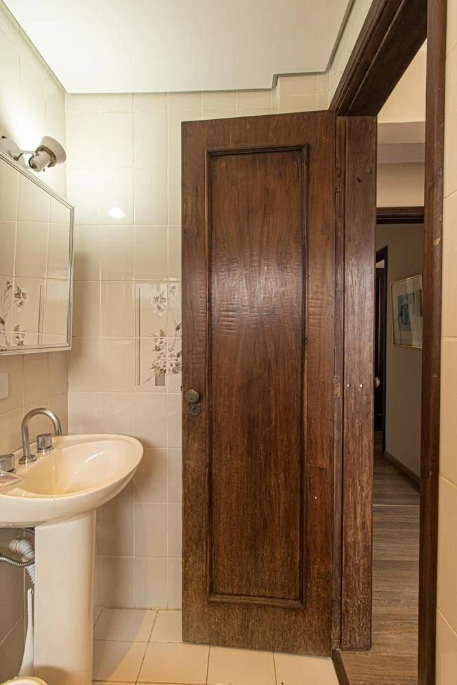 3-bedroom apartment with a home office in Curitiba — photo 33