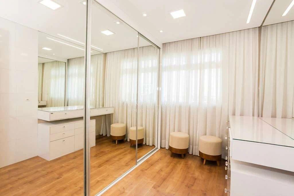 3-bedroom apartment with an open-plan kitchen — photo 3