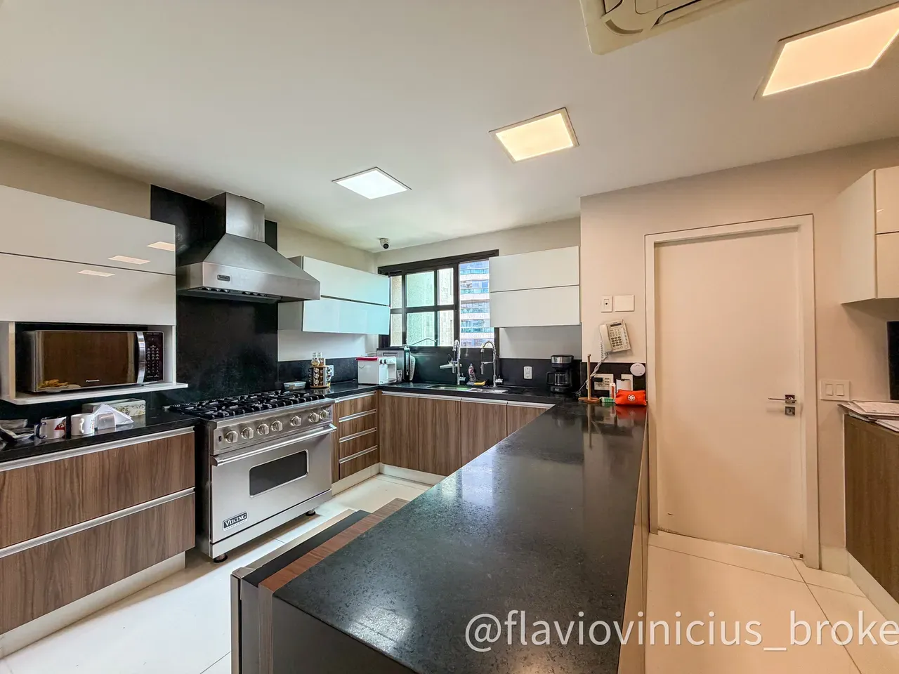 Apartamento mobiliado de 400 m² com 4 suítes e jardim — photo 12