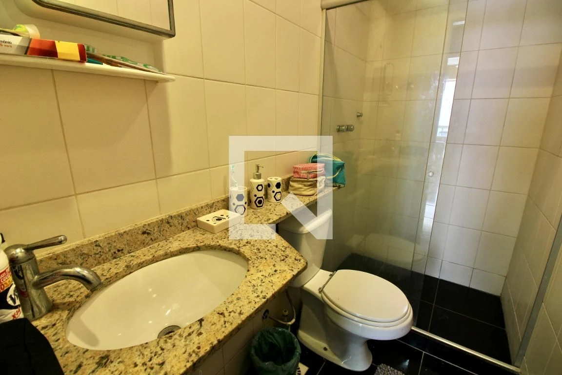 Furnished 2-bedroom apartment with 2 bathrooms — photo 18