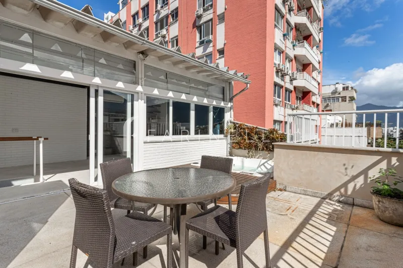 Duplex apartment with 2 bedrooms and grill on balcony — photo 24