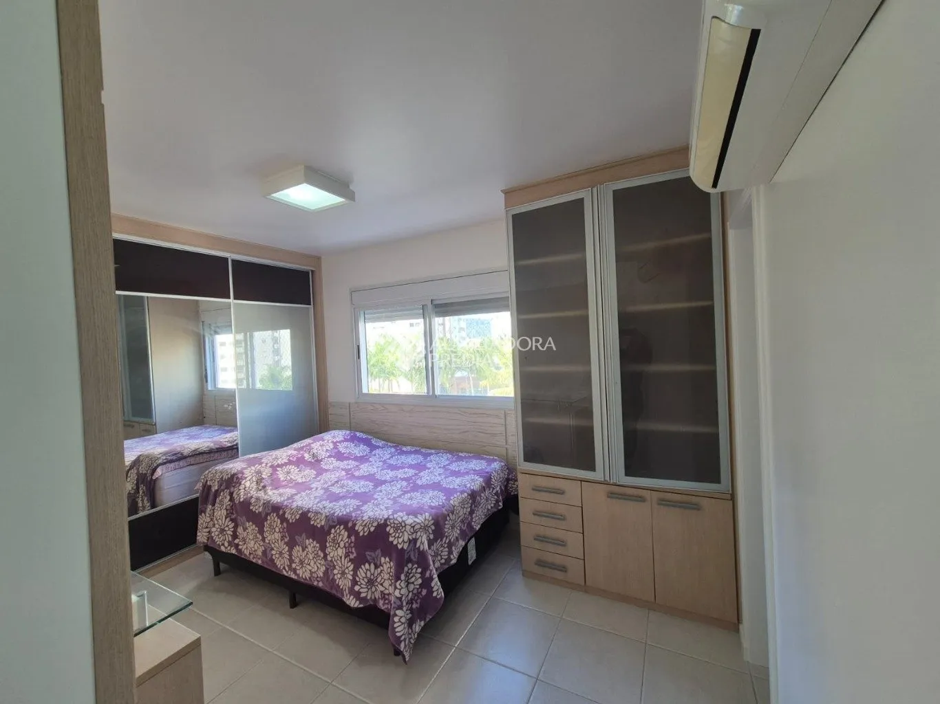 Furnished apartment with 3 bedrooms and 137 m² — photo 14