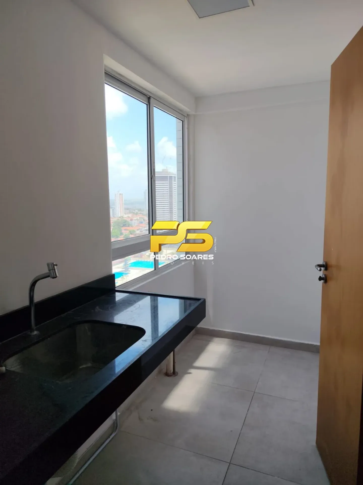 Квартира 186 м² с джакузи и застеклённым балконом — photo 2