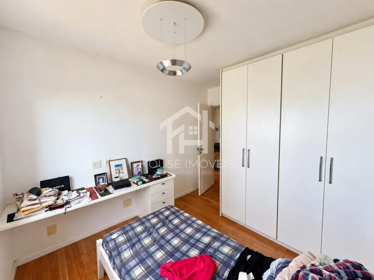 3-bedroom apartment with a water view in Rio de Janeiro — photo 12
