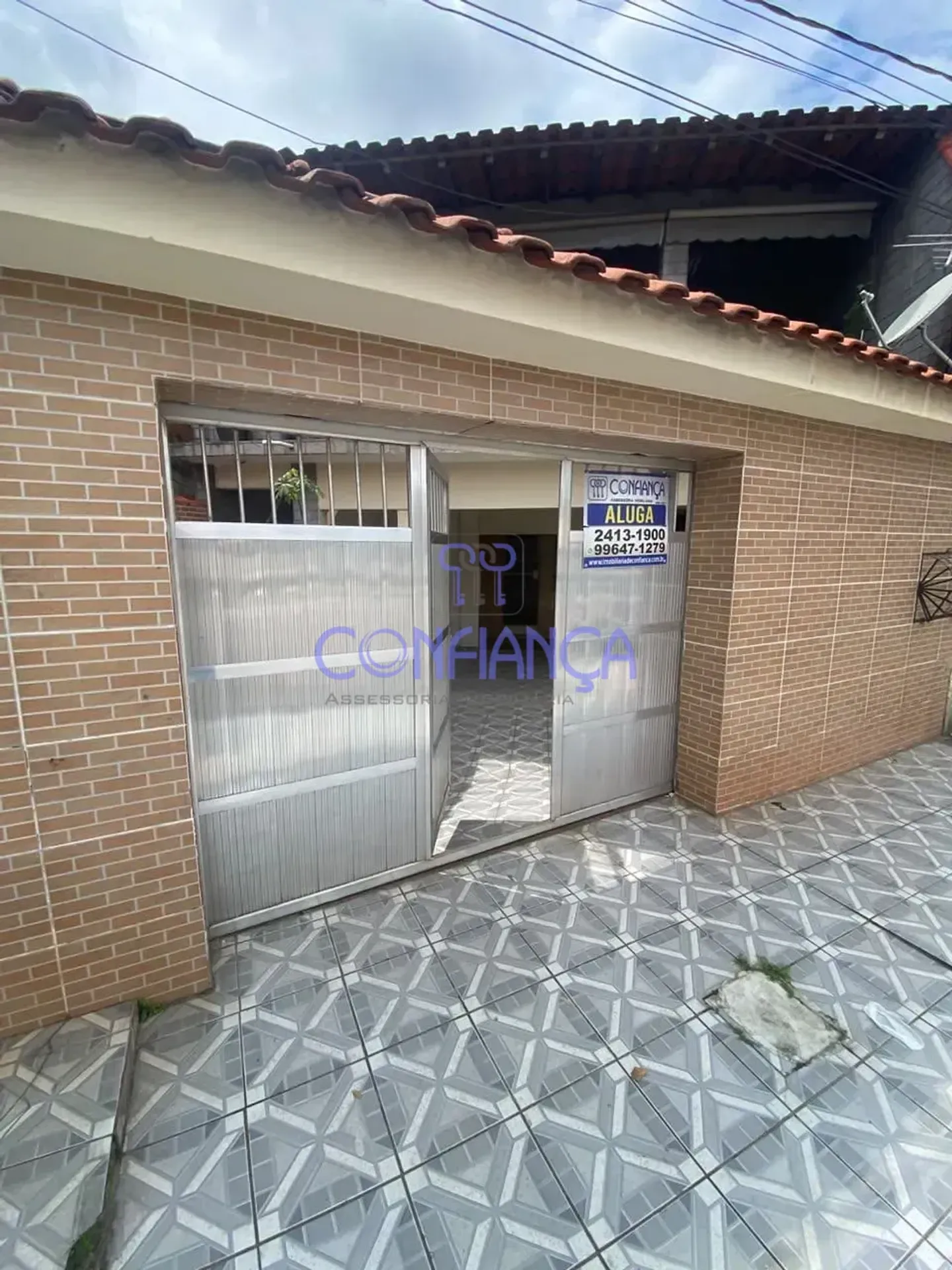 House with 3 bedrooms and a gas stove kitchen — photo 16