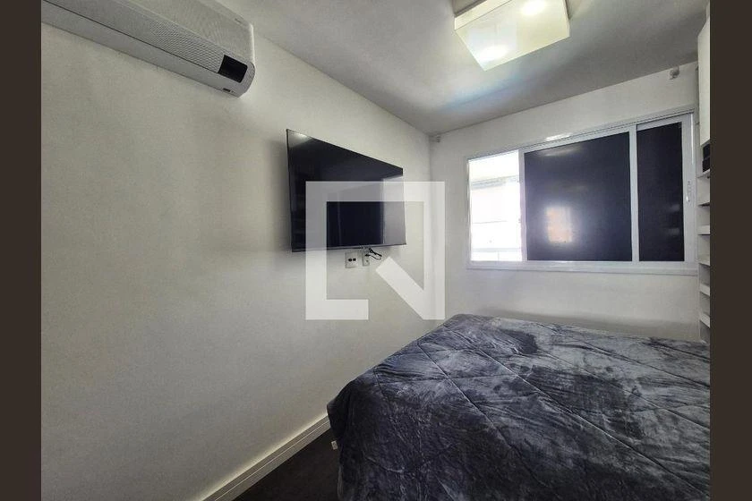 2-bedroom apartment in a building with a gym — photo 4
