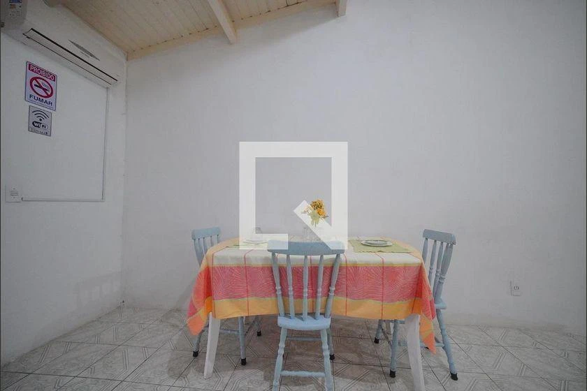 Furnished 40 m² studio with balcony and laundry area — photo 4