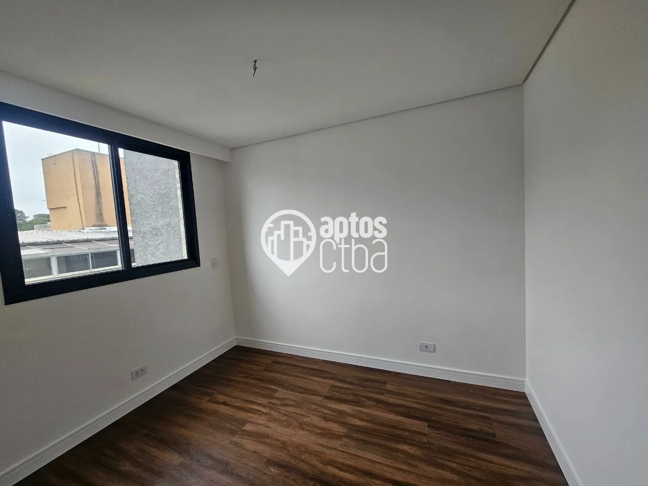 Дерев'яна підлога або ламінат та 2 спальні: квартира 75 м² — photo 14
