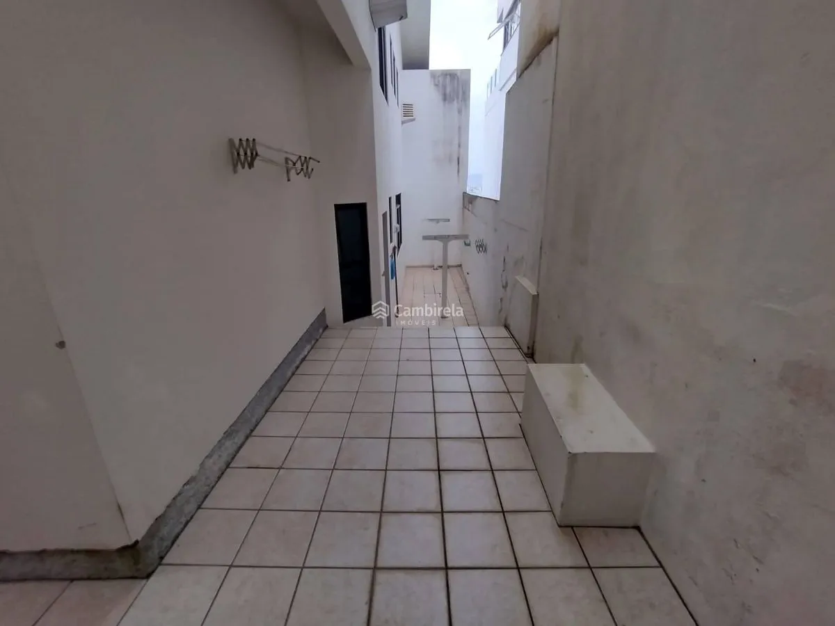 House with 4 bedrooms and 311 m² with 2 en-suites — photo 37