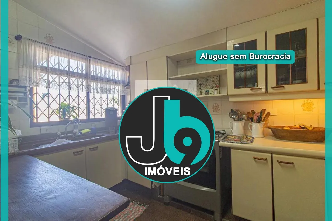 Furnished 650 m² house with 4 bedrooms and 4 bathrooms — photo 10
