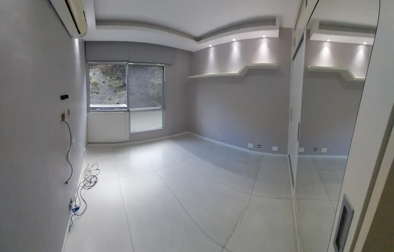 Floor-to-ceiling windows in a 3-bedroom apartment, 142 m² — photo 6
