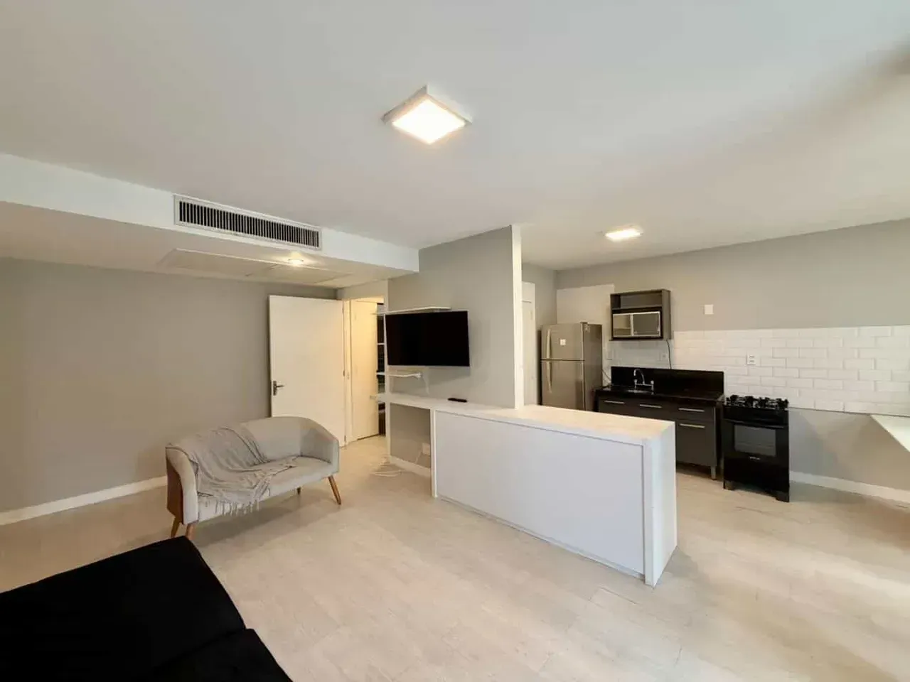 Furnished apartment with 2 bedrooms and 2 bathrooms — photo 8