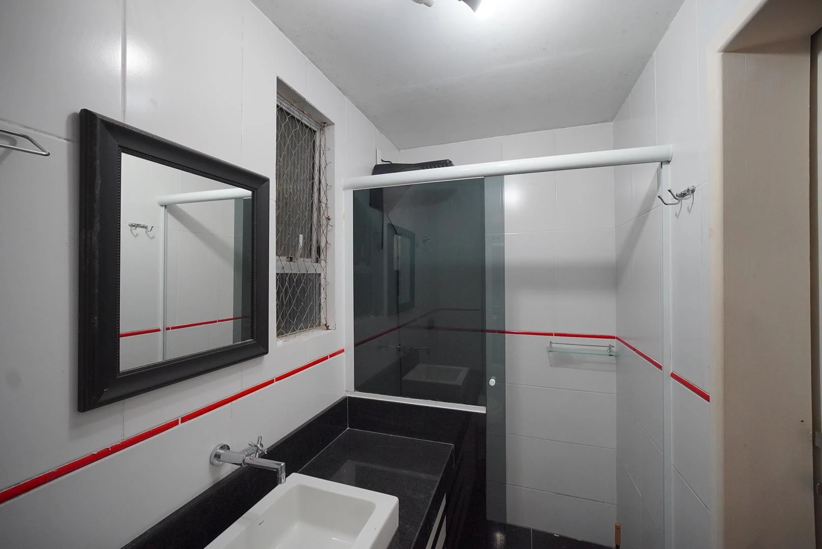Wood or laminate floors in a one-bedroom apartment, 48 m² — photo 11