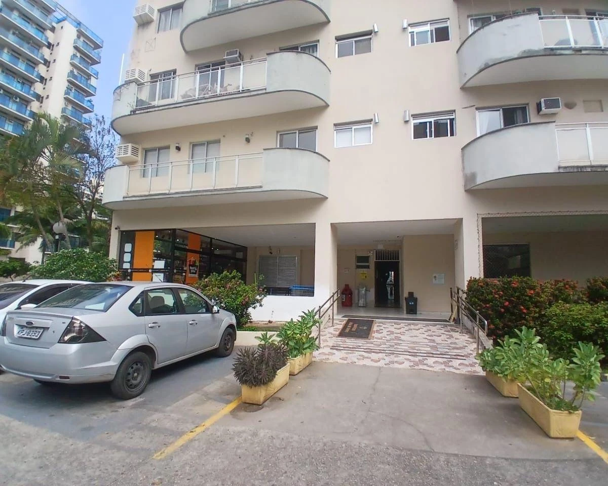 Apartamento de 2 quartos em condomínio com piscina — photo 16