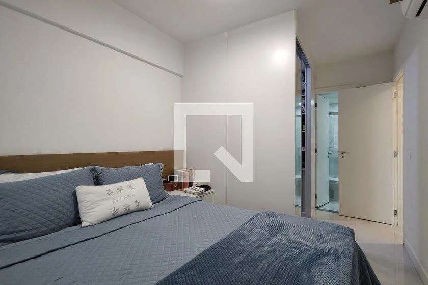 3-bedroom apartment with a walk-in closet — photo 48