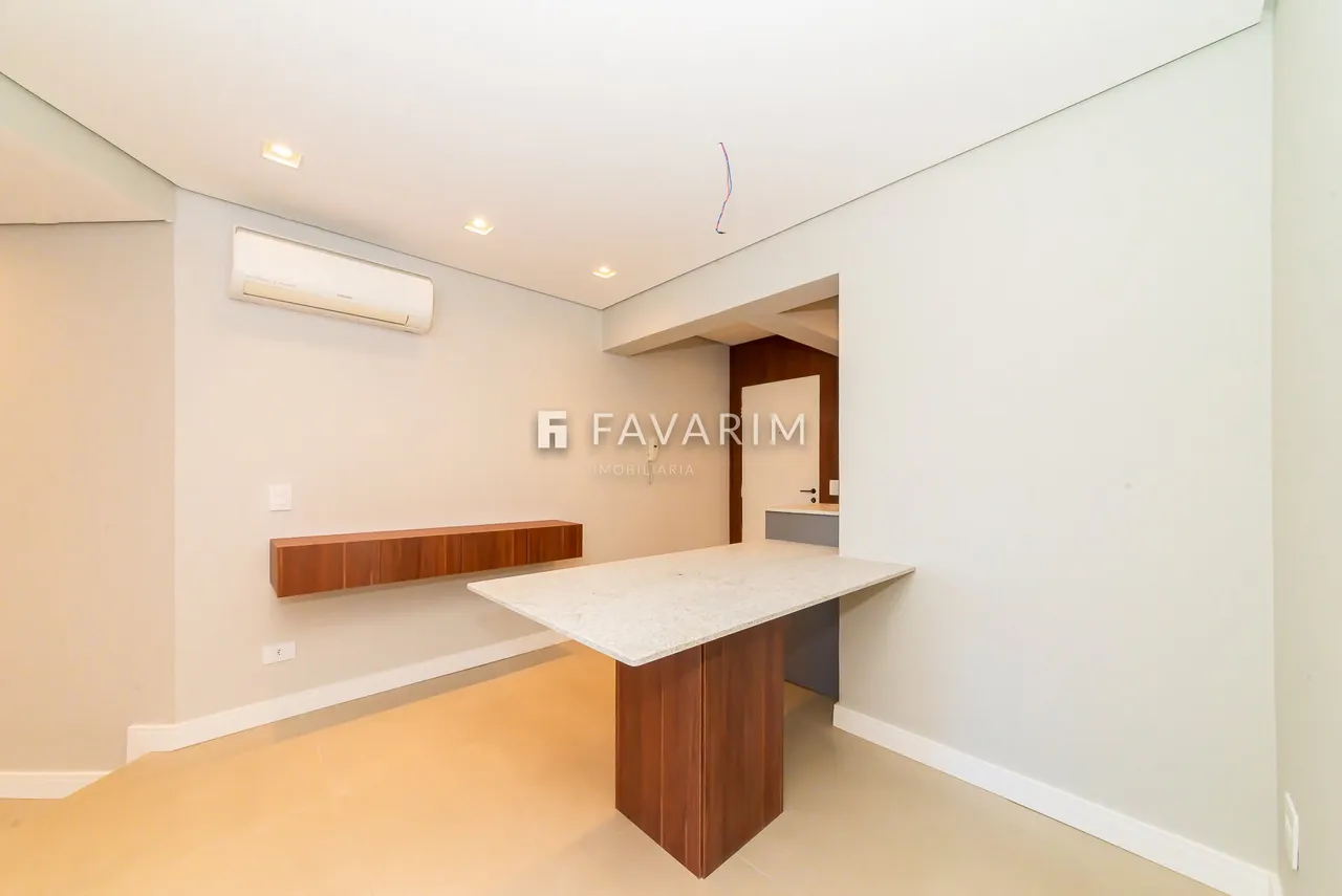 2-bedroom apartment with balcony and laundry area — photo 3