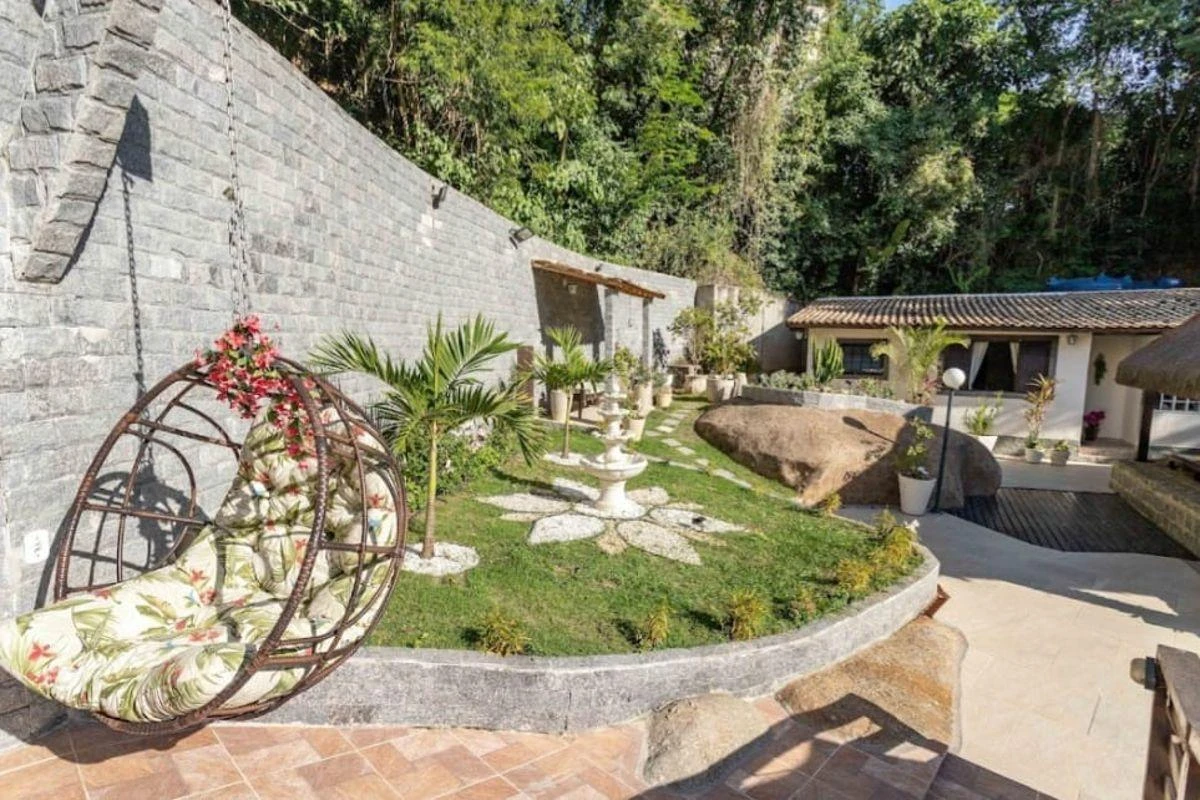 House with 8 bedrooms and 5 en-suites, 1500 m² — photo 14
