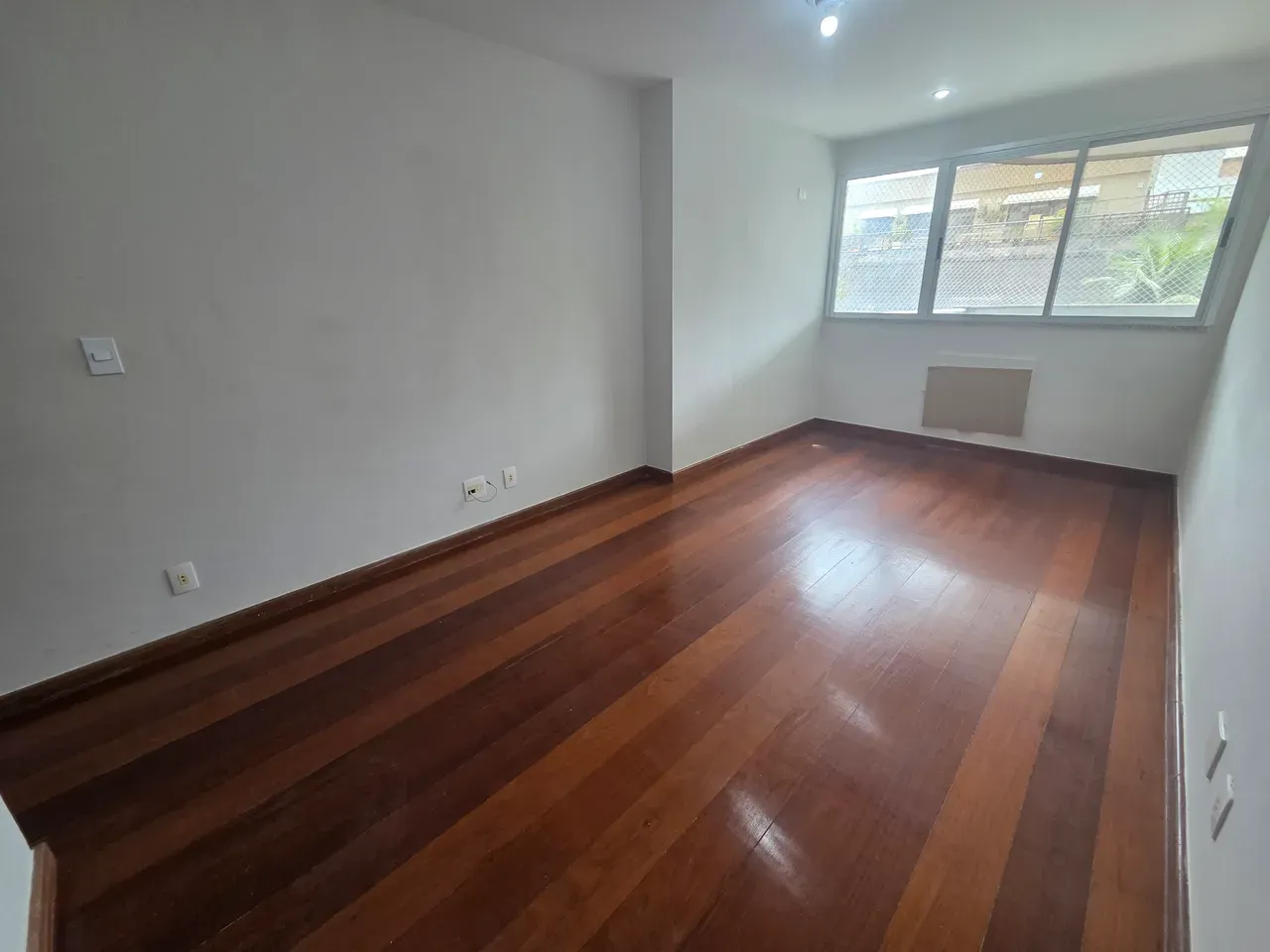 5-bedroom apartment in a building with a sauna — photo 13