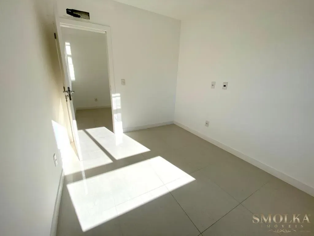 Apartamento en alquiler anual con 3 dormitorios y suite — photo 8