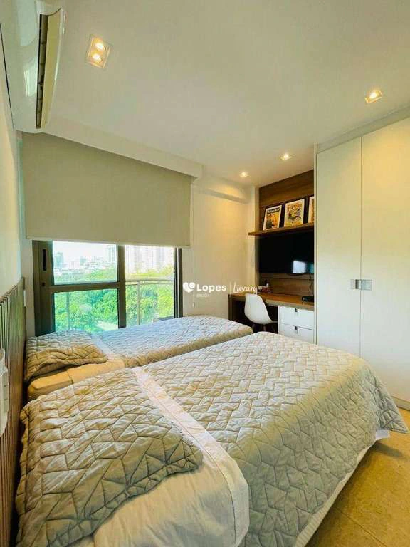 158 m² duplex penthouse with 3 bedrooms and 4 bathrooms — photo 19