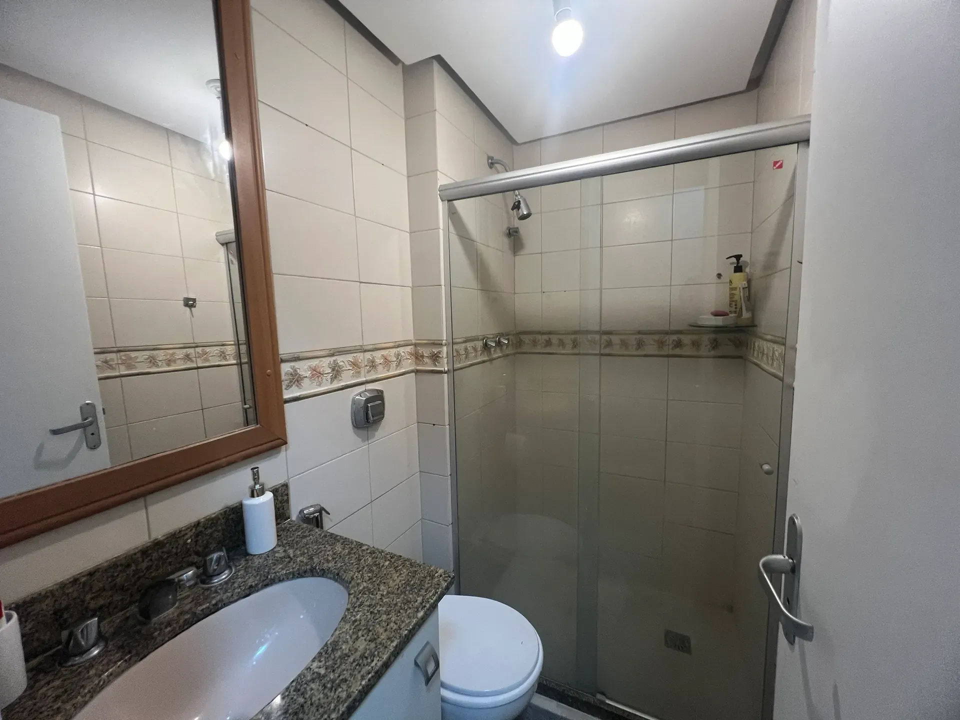 Furnished 90 m² apartment with a suite and 3 bedrooms — photo 12