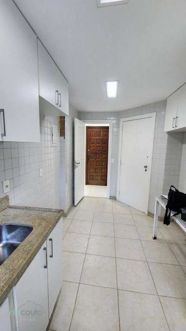 115 m² apartment with 3 bedrooms and a balcony — photo 17