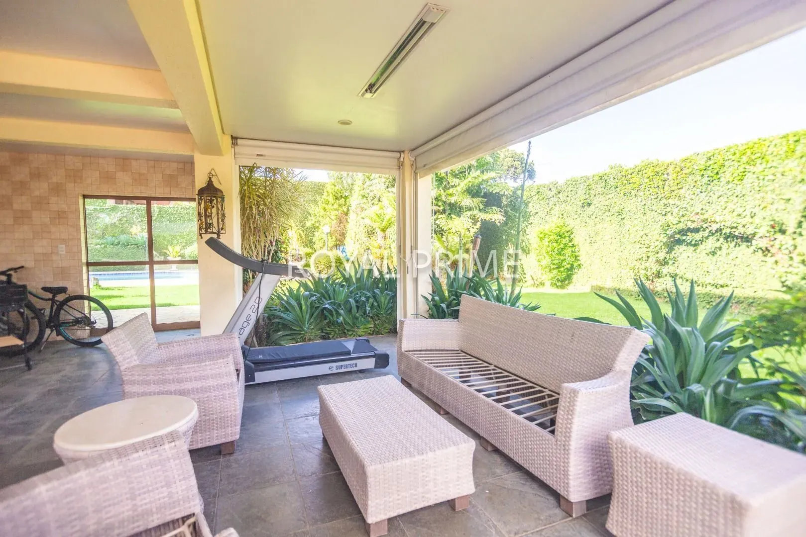 Furnished house in a gated community with 4 bedrooms and 5 baths — photo 59