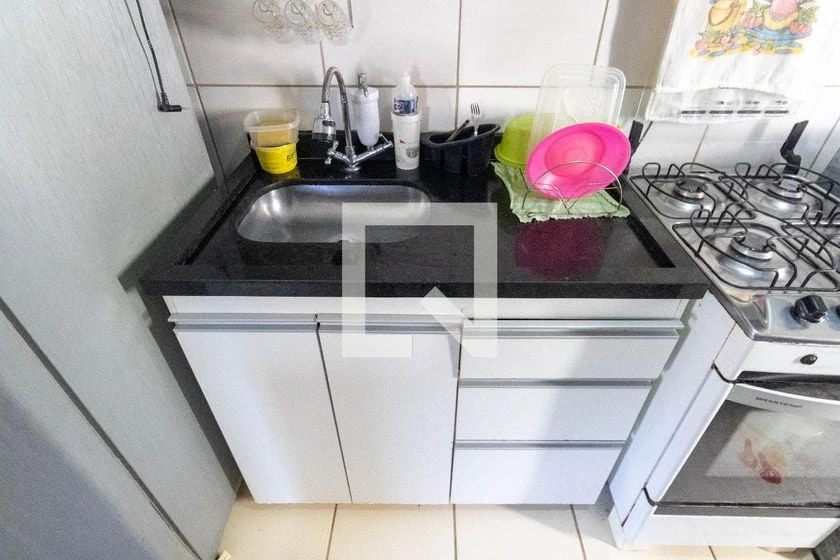 Apartamento mobiliado de 2 quartos em condomínio com piscina — photo 14