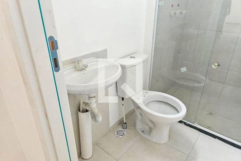 2-bedroom apartment in a building with a gym — photo 26