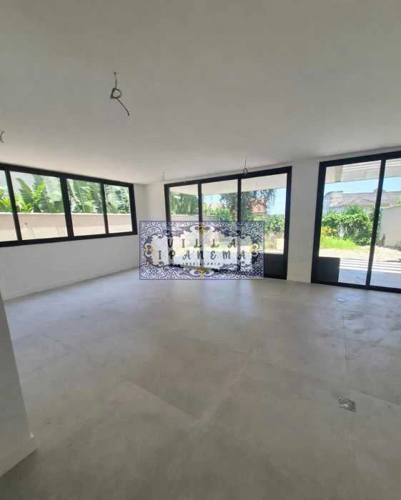 House, 280 m², with a private BBQ