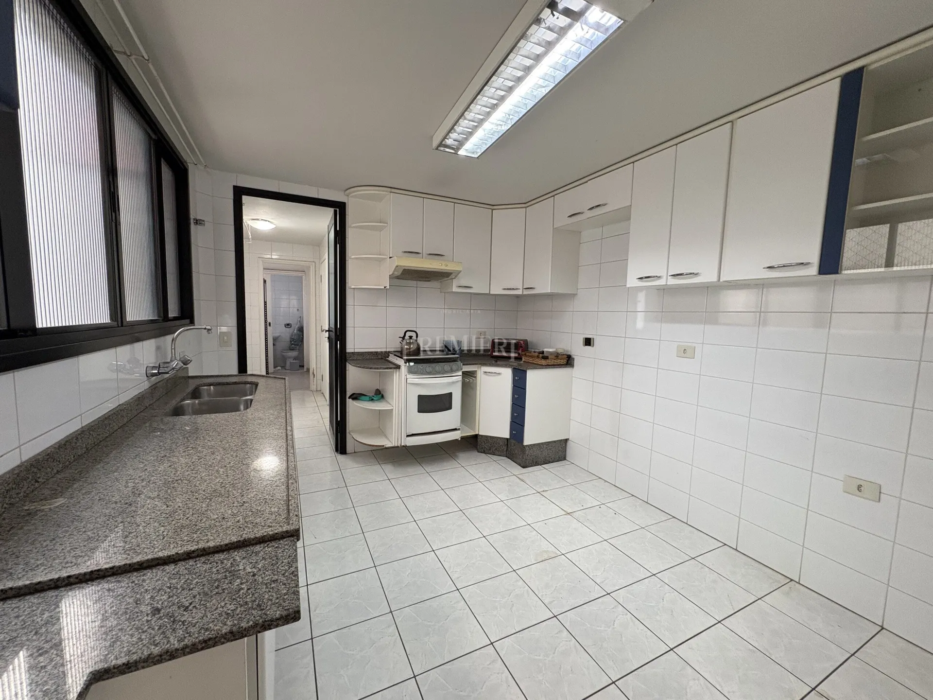 Apartamento de 131 m² com banheira e lareira