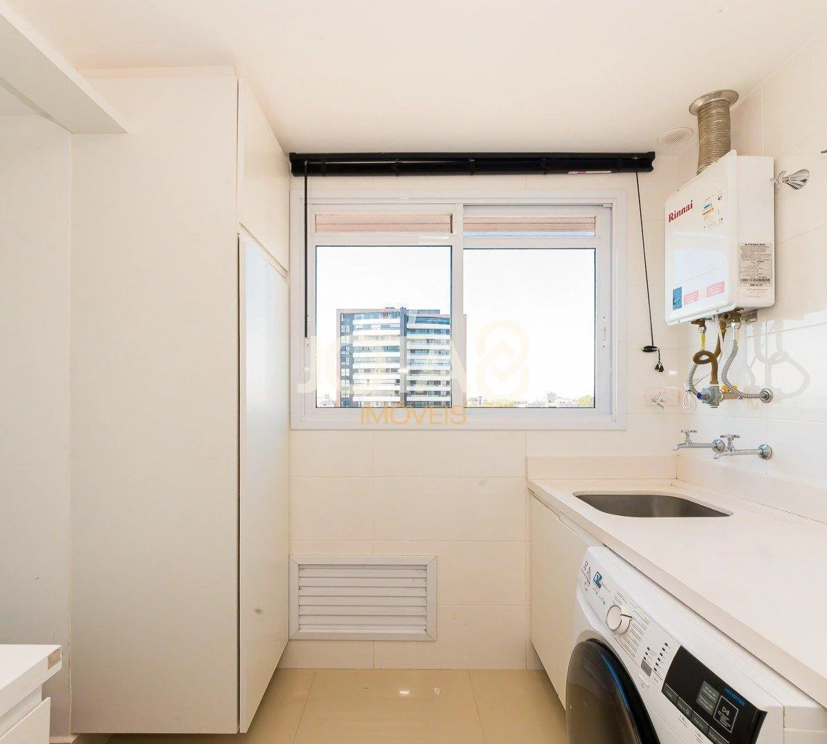 Furnished 155 m² apartment with 3 bedrooms and 1 en-suite — photo 18