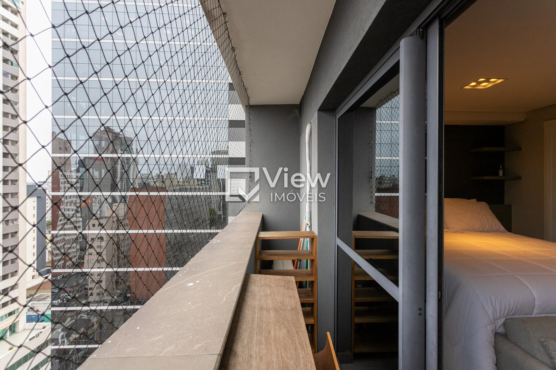 Furnished studio, 35 m², with floor-to-ceiling windows — photo 24