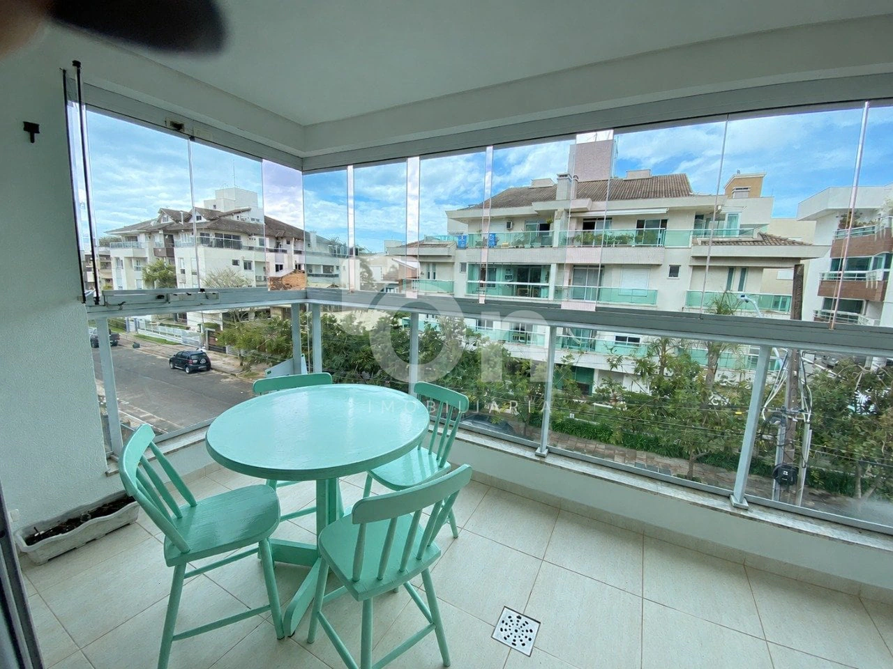 Furnished apartment, 105 m², with a glass-enclosed balcony — photo 6