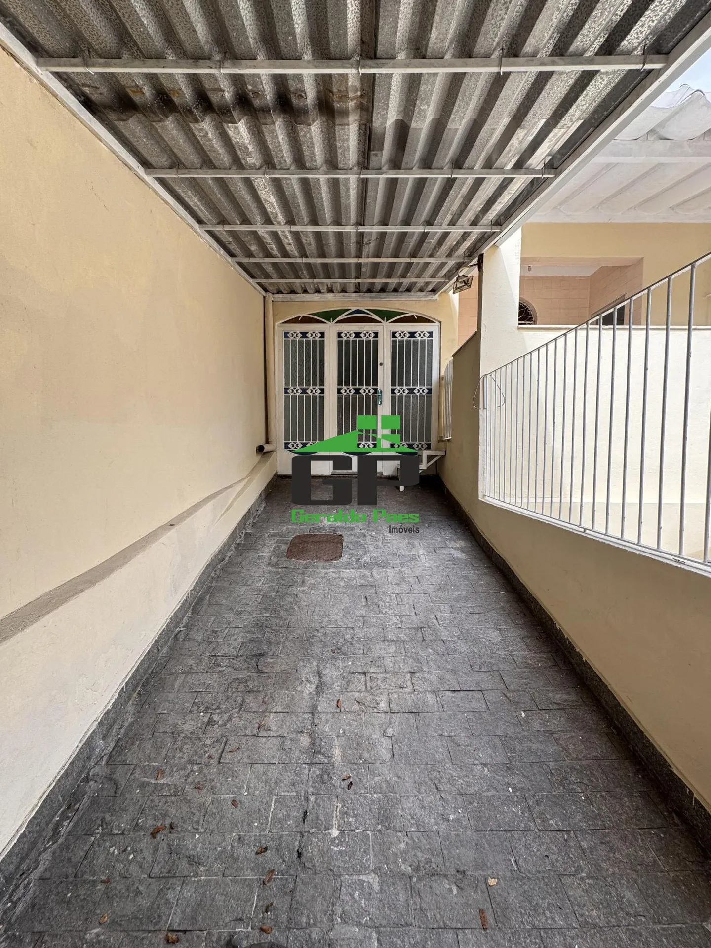 Unfurnished house with 4 bedrooms and a balcony — photo 3