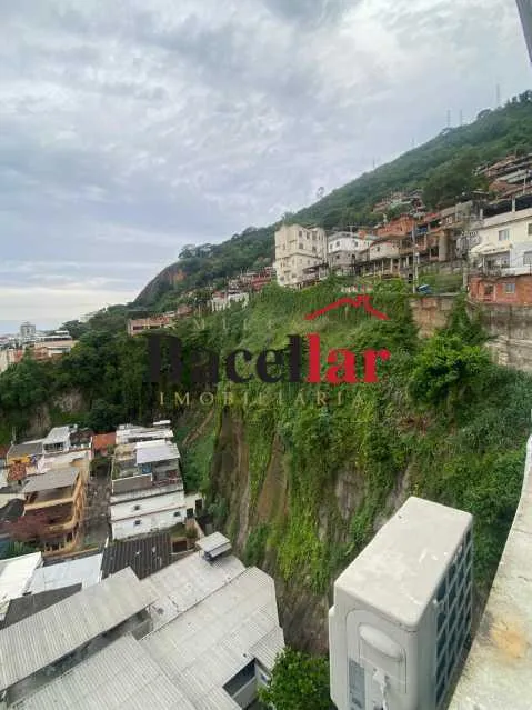 2-bedroom apartment with a mountain view — photo 23