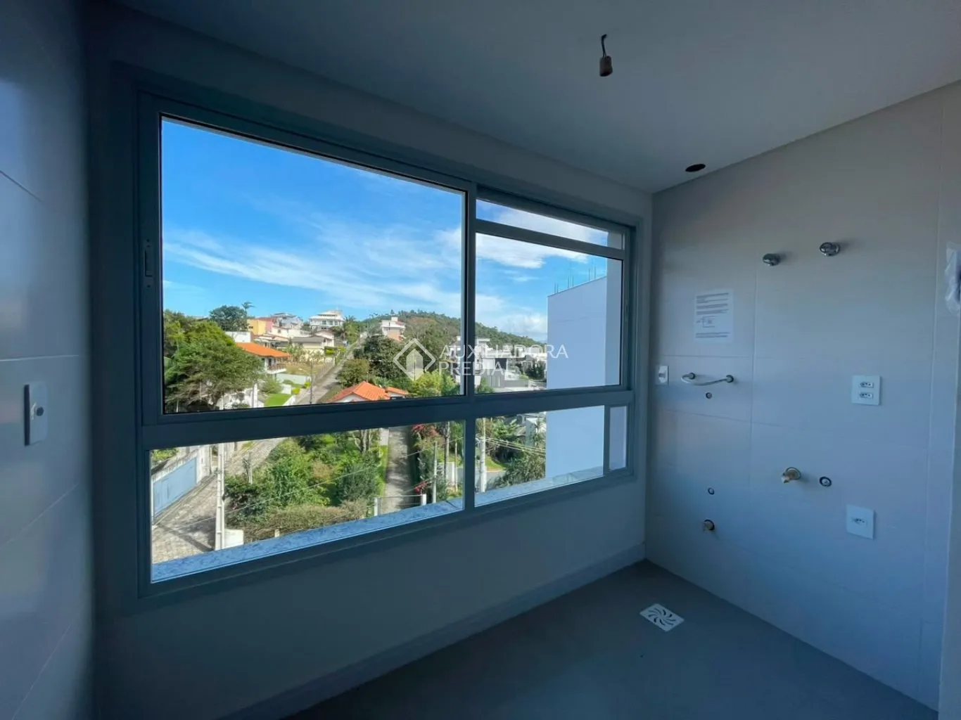 2-bedroom apartment with balcony and terrace — photo 25