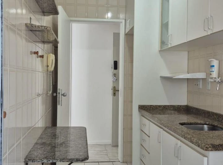 2-bedroom apartment with separate kitchen and gas stove — photo 3