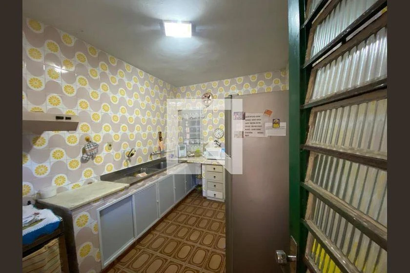 Furnished 3-bedroom house with 350 m² — photo 2