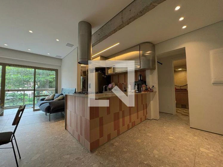 2-bedroom apartment with a glass-enclosed balcony — photo 5
