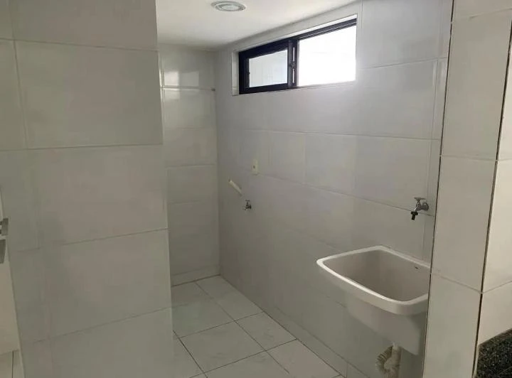 2-bedroom apartment with en-suite and separate kitchen — photo 4
