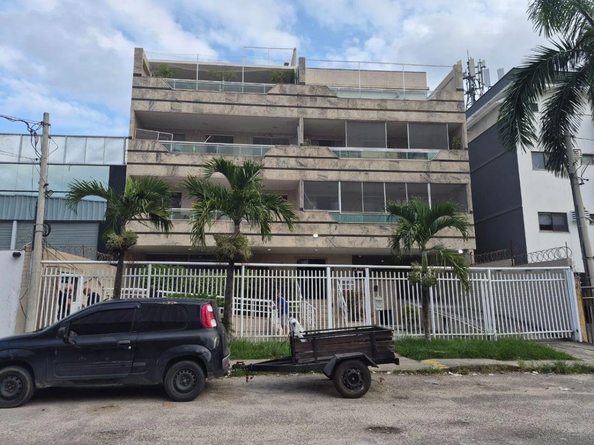 Furnished 3-bedroom apartment with enclosed glass balcony — photo 16