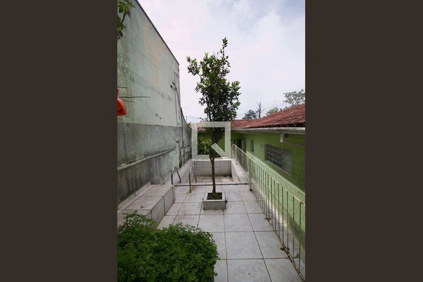 360 m² house with a washing machine and a home office — photo 15