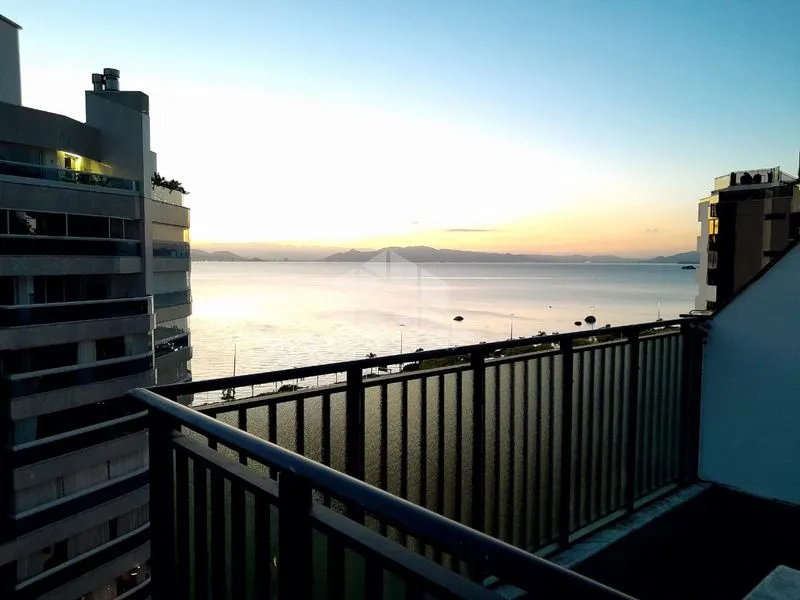 Duplex penthouse with 3 bedrooms and 303 m² — photo 6