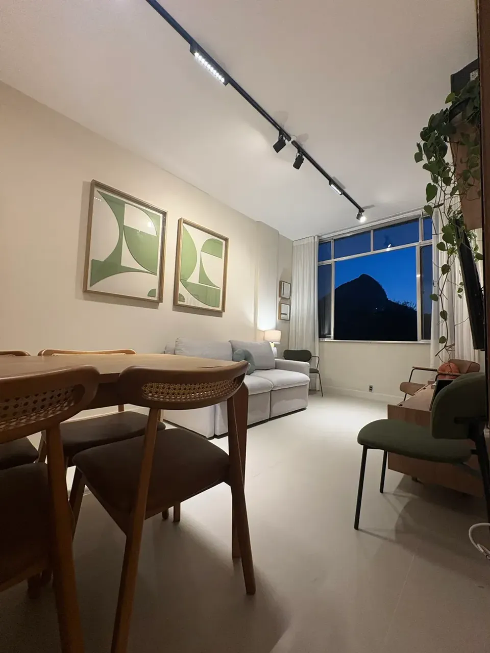 Furnished 2-bedroom apartment with 2 bathrooms — photo 2