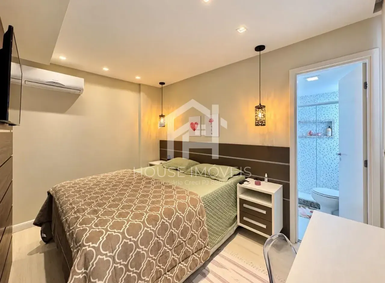 Панорамные окна и 3 спальни: квартира 150 м² — photo 17