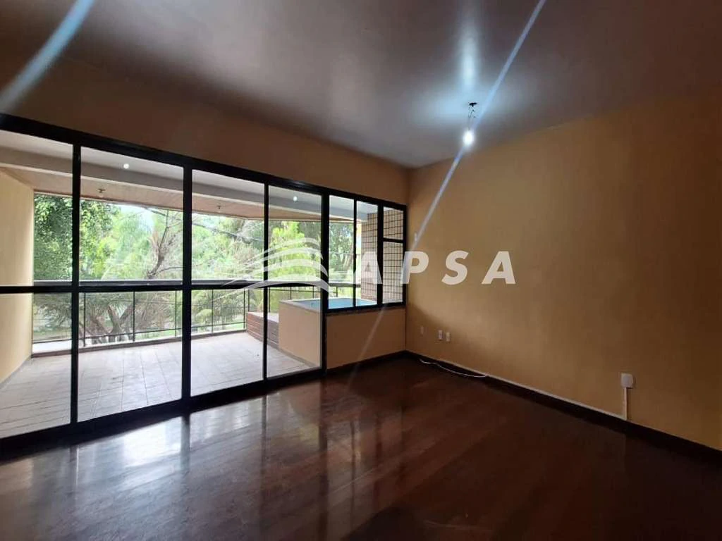 Apartamento de 200 m² com cozinha separada e 4 quartos — photo 2