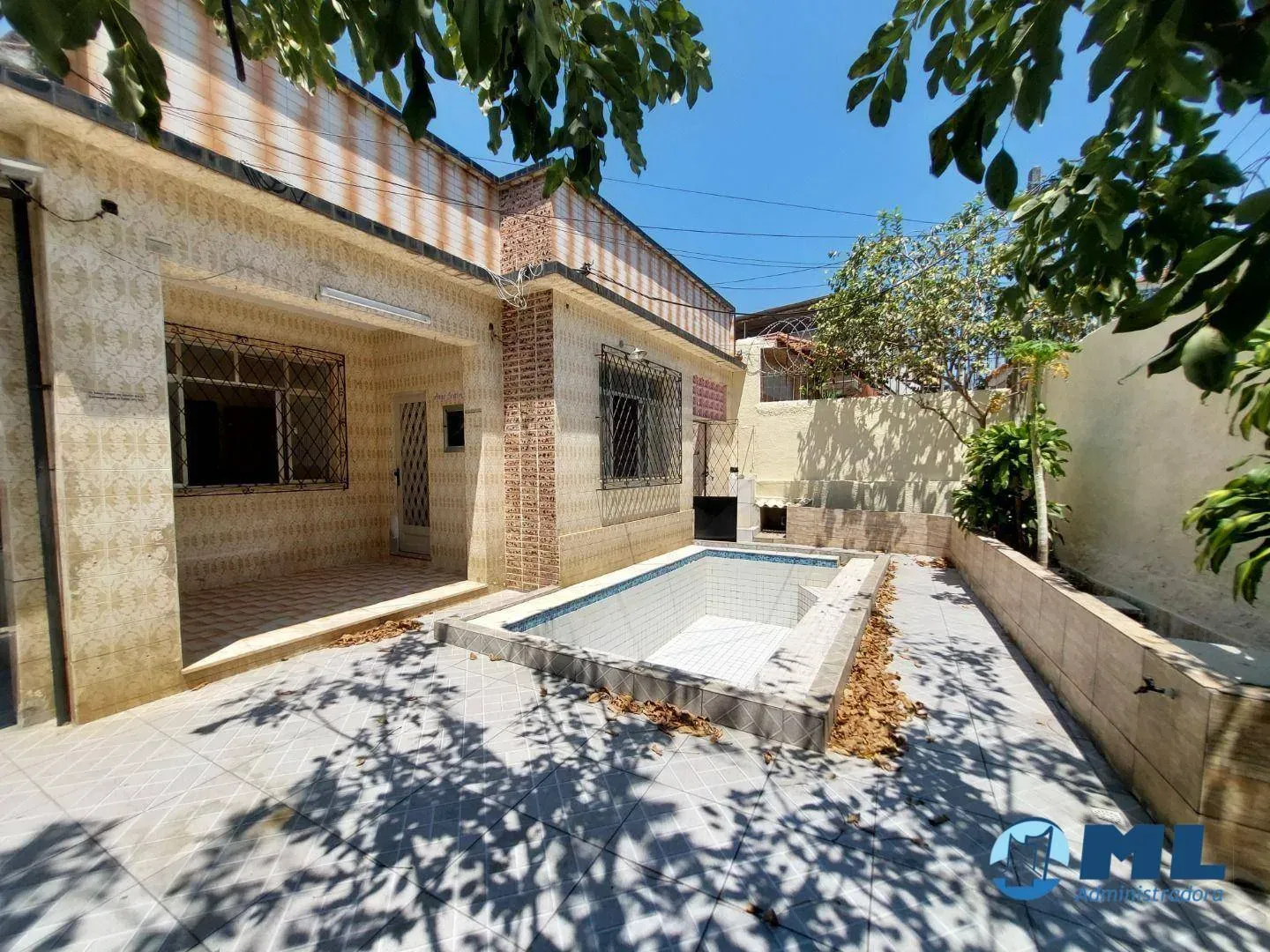 House, 120 m², with a grill on the balcony